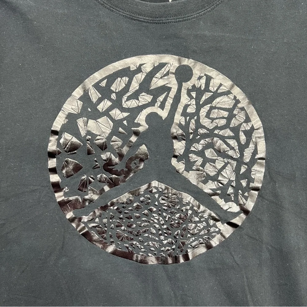 Jordan Raised Graphic T-Shirt Men's XL Black Cotton Crew Neck Short Sleeve‎